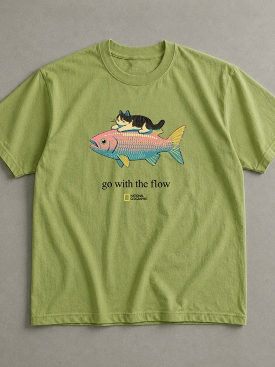 Gildan Tops - Colorful Fish & Cat National Geographic Graphic Tee